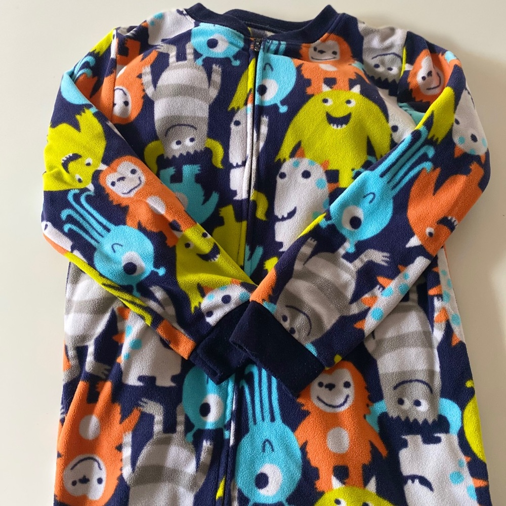 Carter’s footie PJs size 6